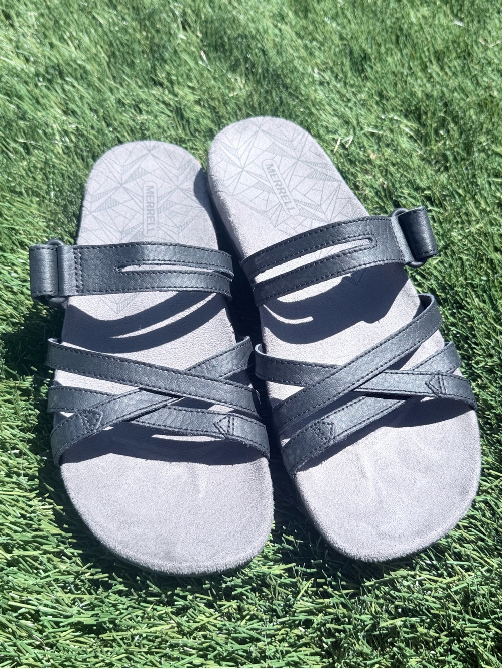 Merrell sandals NWOT, 8